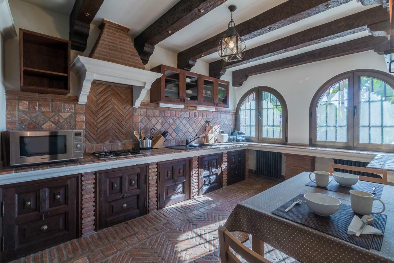 Authentic Andalucia Villa Marbella Bagian luar foto